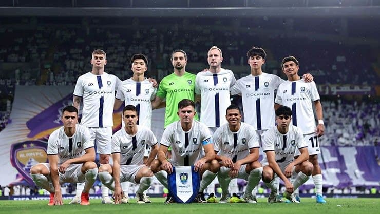 Auckland City FC là đội bóng bán chuyên