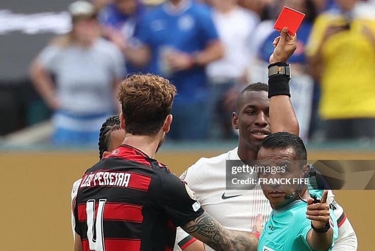 Jackson khiến Chelsea rơi vào thế khó