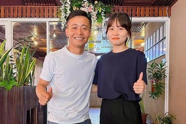 Quang Linh Vlogs và chị gái Nhật Lệ.