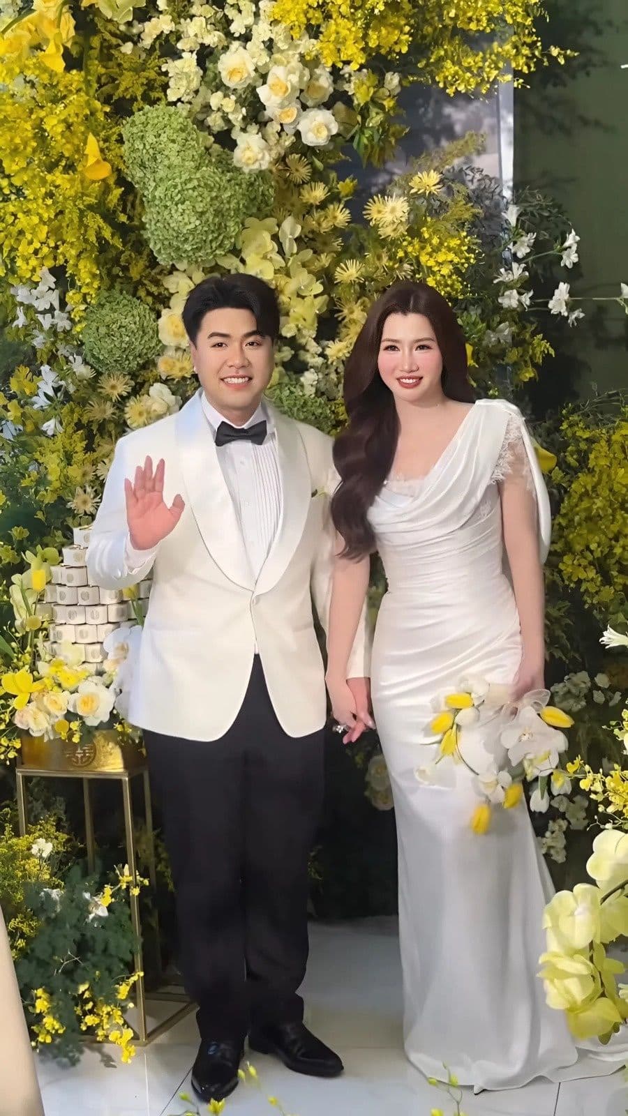 Akira Phan và Trúc Phương hạnh phúc trong lễ ăn hỏi, đánh dấu chương mới cuộc đời