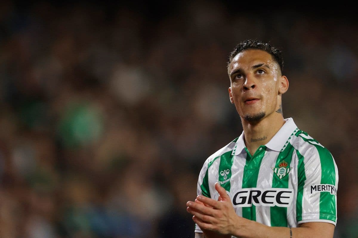 Antony trong màu áo Real Betis, nơi anh tìm lại phong độ và niềm vui chơi bóng.