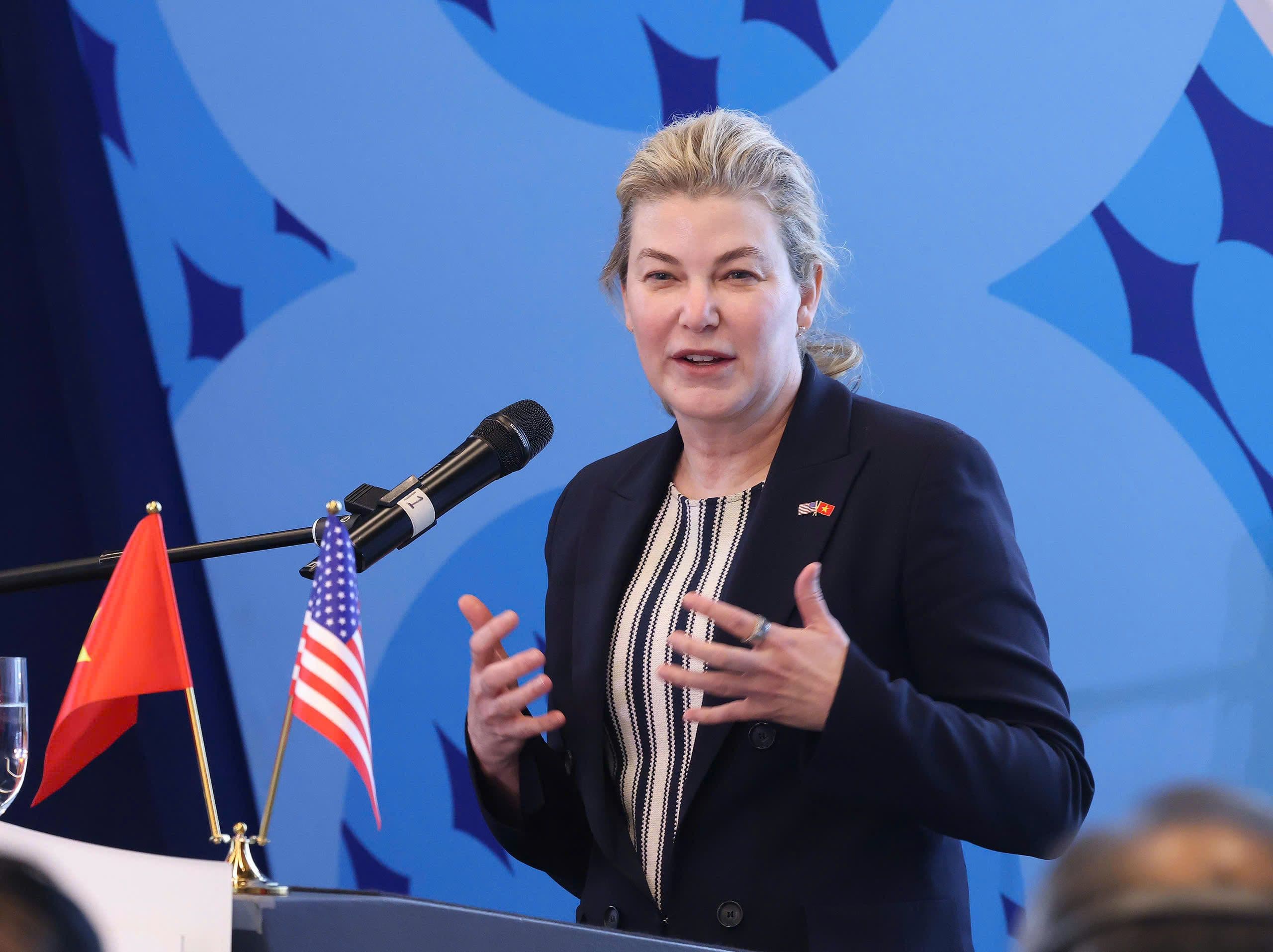 Bà Stephanie Pope, Chủ tịch kiêm Tổng giám đốc Boeing Commercial Airplanes, phát biểu về vai trò của Vietjet.