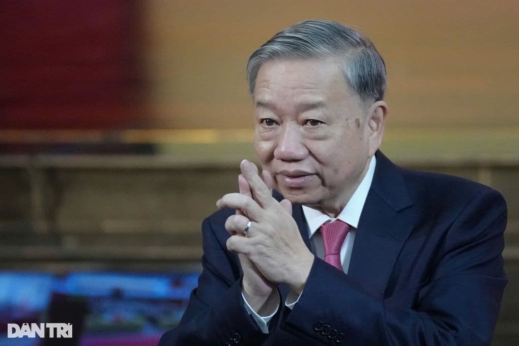 Bí thư Nguyễn Văn Nên và các phó bí thư Thành ủy TPHCM mới sau hợp nhất.