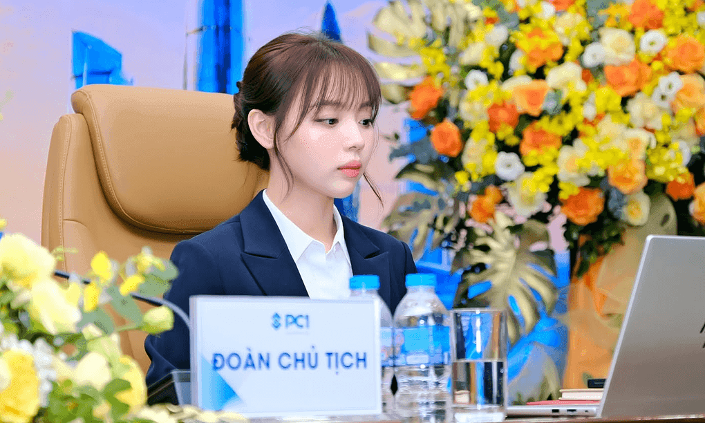 Bà Trịnh Khánh Linh, Chủ tịch mới của tập đoàn PC1, tại cuộc họp.