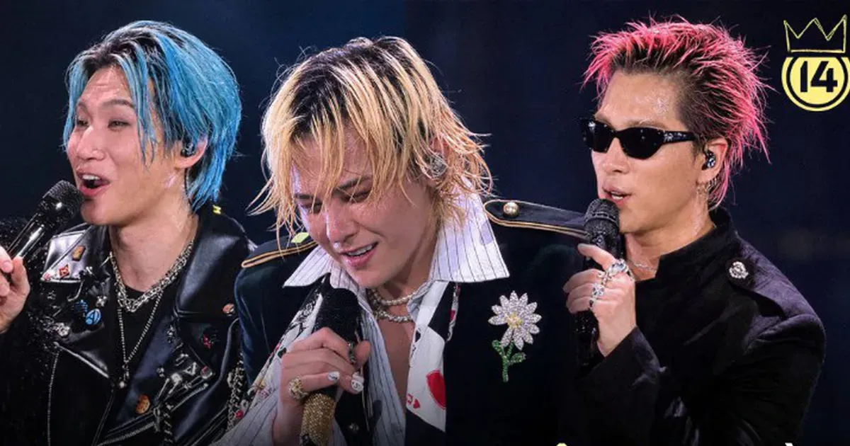Ba thành viên BIGBANG biểu diễn trên sân khấu concert XX: COSMOS
