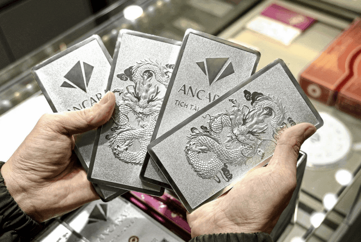 Bạc miếng Ancarat, biểu tượng cho sự biến động giá bạc nội địa.