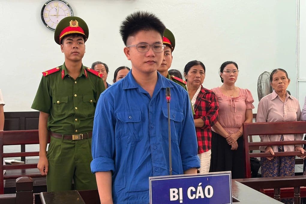 Bác sĩ Nguyễn Duy Nhật đứng trước vành móng ngựa, đối mặt với hậu quả của những áp lực đời thường và sai lầm.