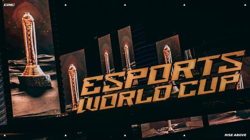 Biểu tượng và cúp Esports World Cup (EWC) 2025, đại diện cho giải đấu toàn cầu.