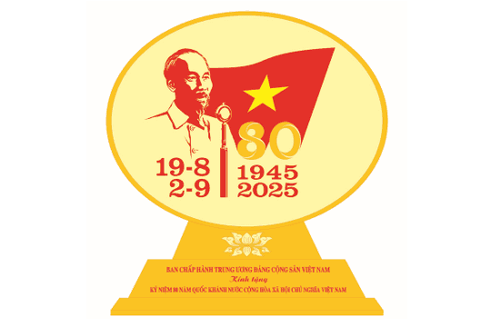Biểu trưng kỷ niệm 80 năm Cách mạng Tháng Tám và Quốc khánh 2-9, với hình ảnh Chủ tịch Hồ Chí Minh và cờ Việt Nam.