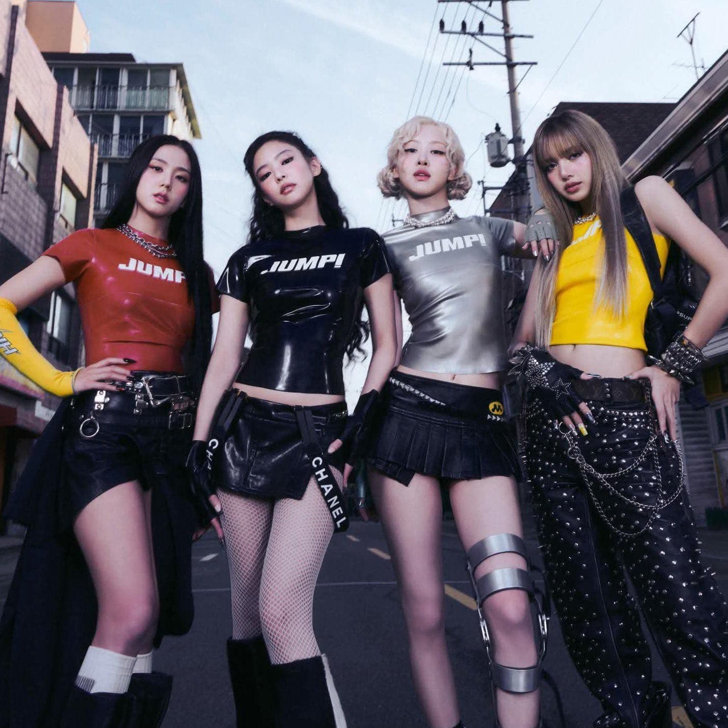 BLACKPINK trong trang phục quảng bá single 'Jump' mới ra mắt.