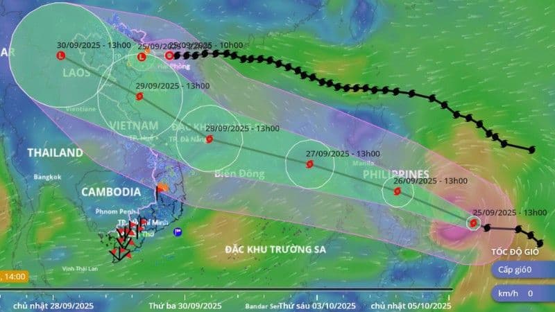 Bản đồ dự báo hướng di chuyển của bão Bualoi tiến vào Biển Đông