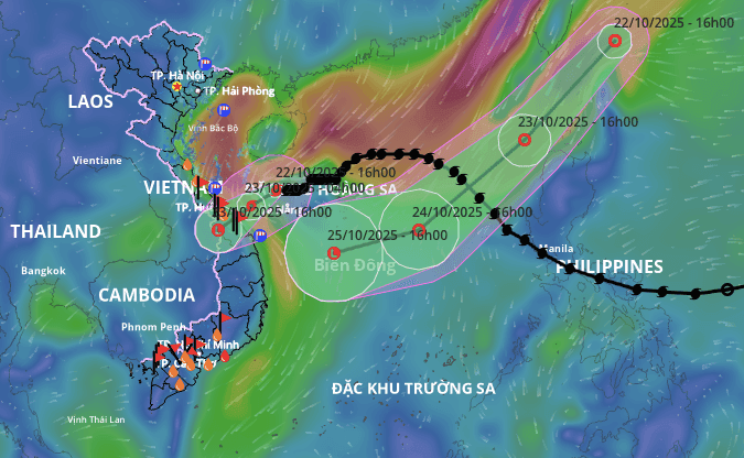 Bản đồ dự báo đường đi của bão số 12 (Fengshen) và áp thấp nhiệt đới trên Biển Đông, dự kiến ảnh hưởng đến miền Trung Việt Nam trong tháng Mười.