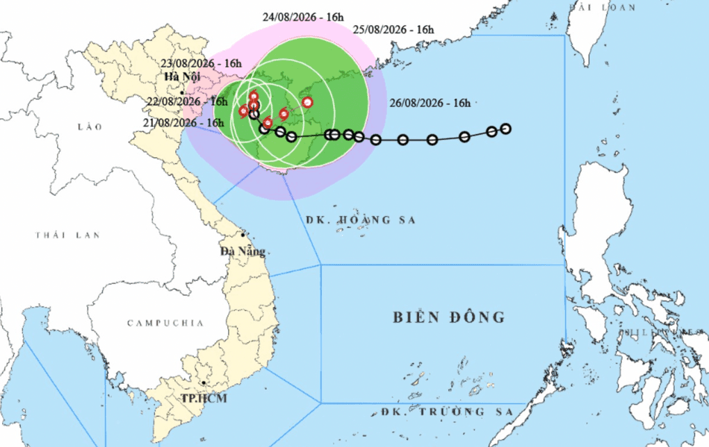 Bản đồ dự báo đường đi của bão số 4 trên Biển Đông, minh họa sự khắc nghiệt của thiên nhiên miền Bắc Việt Nam.