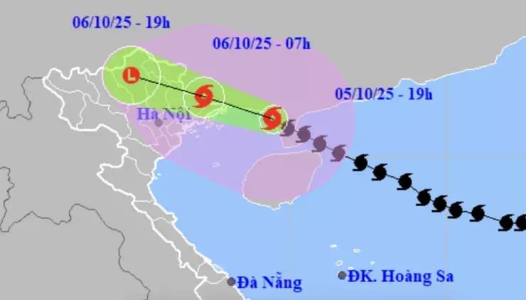 Bản đồ dự báo đường đi và vùng ảnh hưởng của bão số 11 Matmo trên Biển Đông.