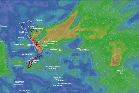 Bản đồ dự báo thời tiết cho thấy vùng biển Đông và các tỉnh ven biển Việt Nam chịu ảnh hưởng của hệ thống thời tiết mạnh, có nguy cơ mưa lớn và sóng to.
