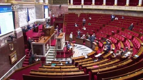 Bên trong Hémicycle của Quốc hội Pháp, nơi diễn ra cuộc bỏ phiếu tín nhiệm.