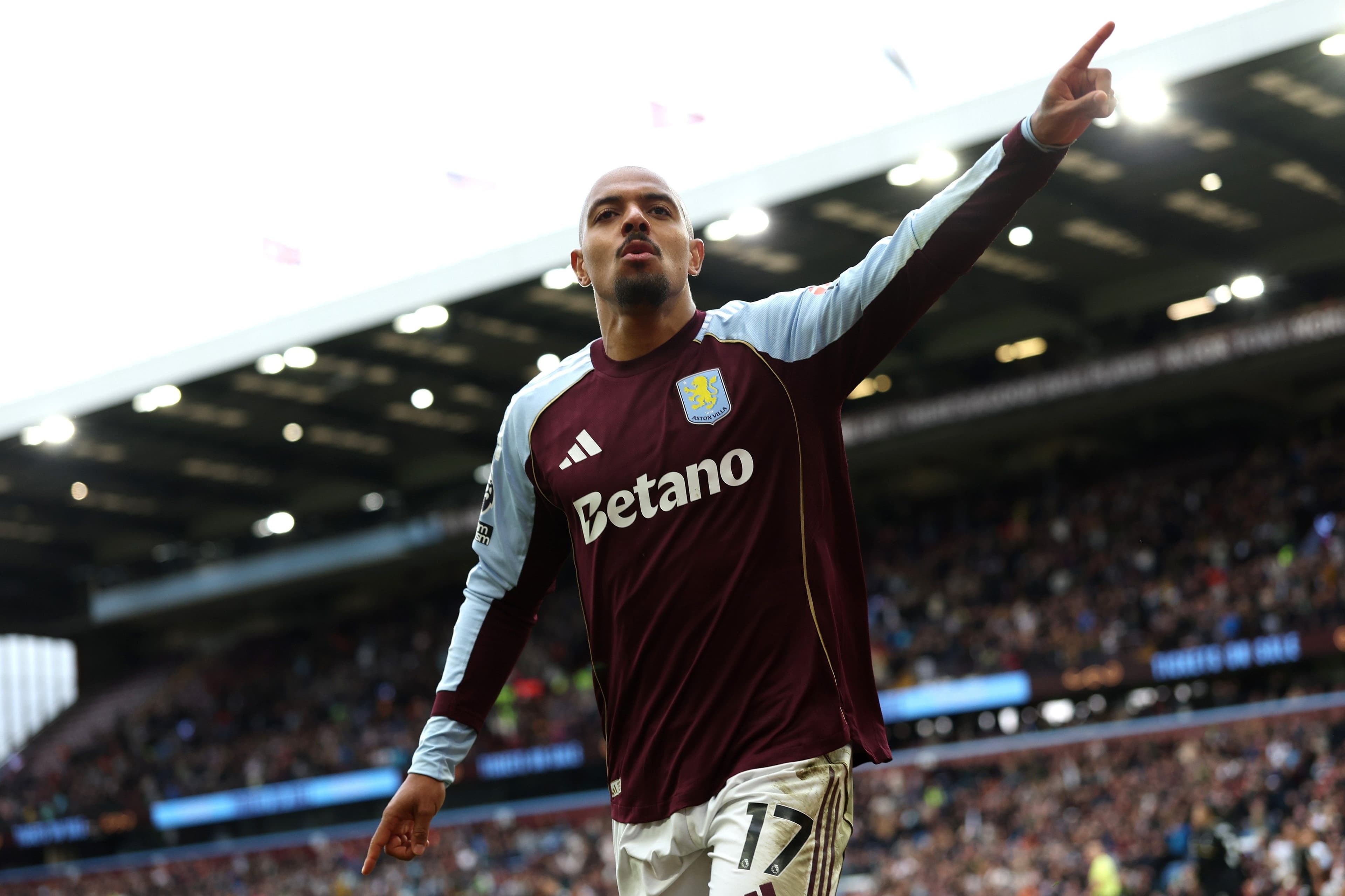 Bảng tỷ số cuối cùng Sevilla 4-1 Barcelona và cầu thủ Pedri thất vọng.