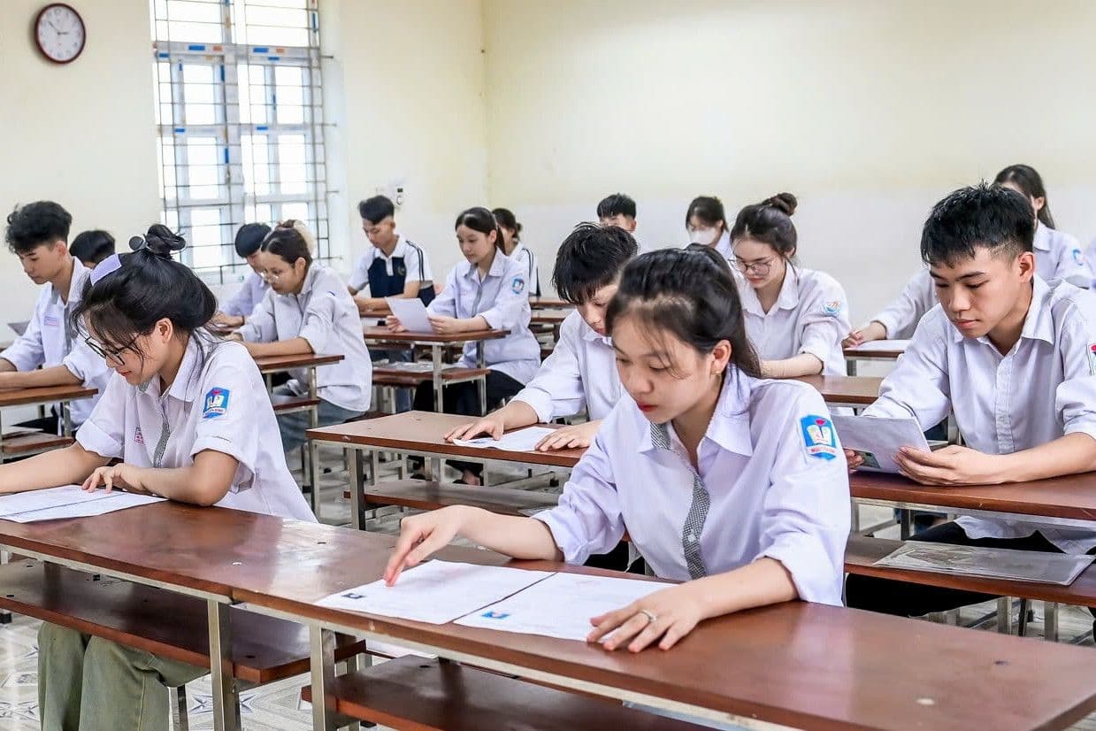 Bảng xếp hạng điểm thi tốt nghiệp THPT năm 2025 của 63 tỉnh thành, Vĩnh Phúc dẫn đầu.