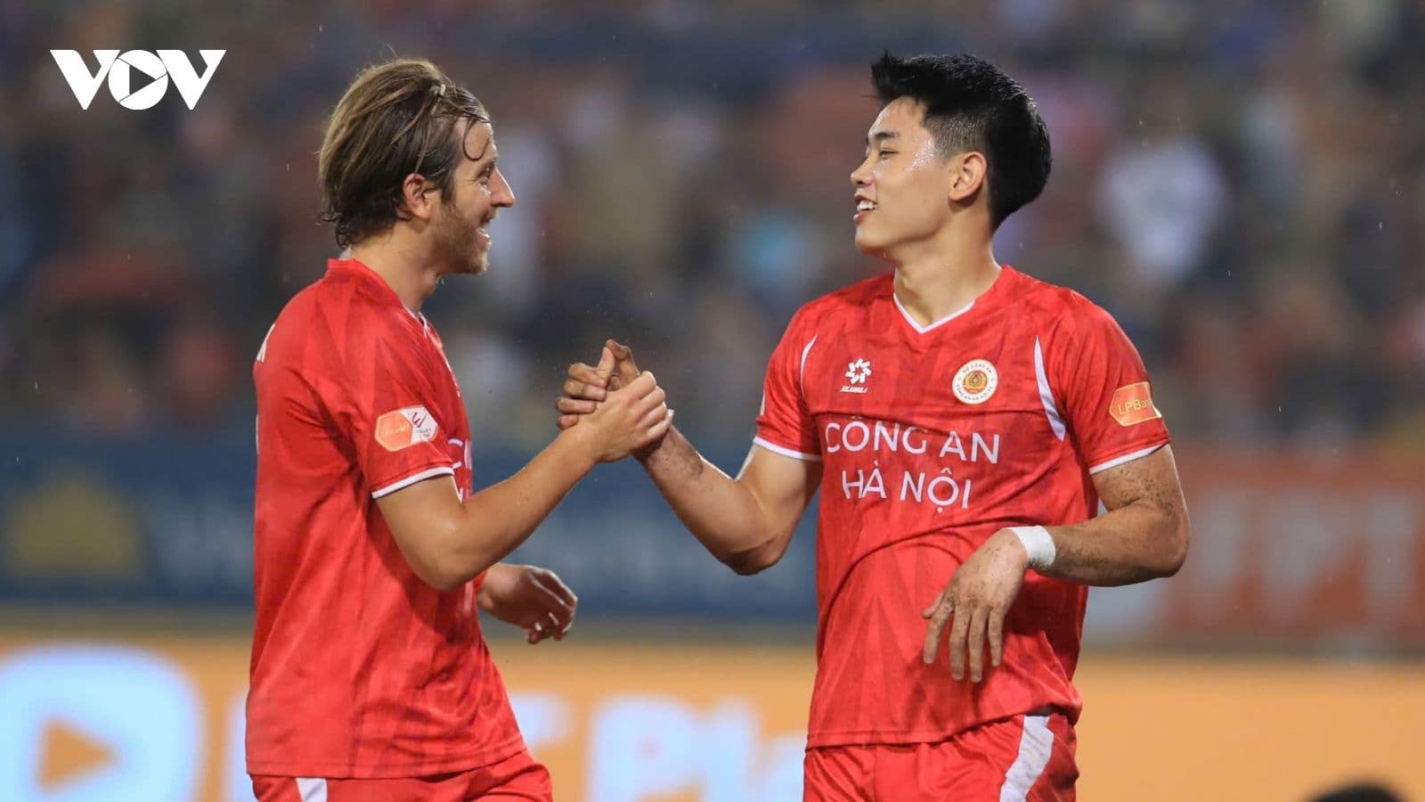 Bảng xếp hạng V-League 2025/2026, CAHN dẫn đầu cuộc đua vô địch