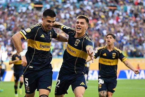 Boca Juniors chơi hơi lép vế những phút đầu nhưng tung đòn rất sắc ở nửa sau hiệp 1 để dẫn bàn