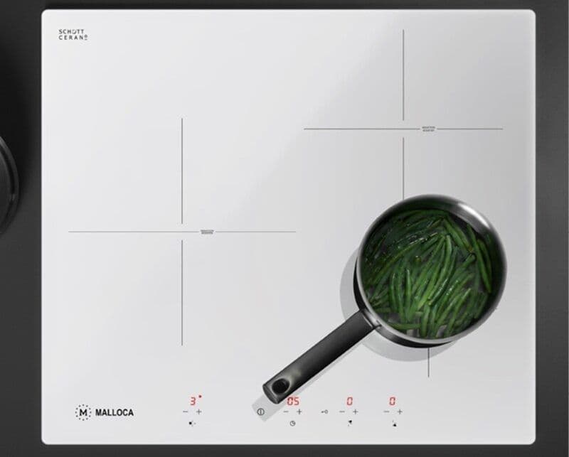 Bếp từ trống trải, tượng trưng cho sự nghiệp 'đóng băng' và những hậu quả nặng nề mà nghệ sĩ phải đối mặt sau scandal.