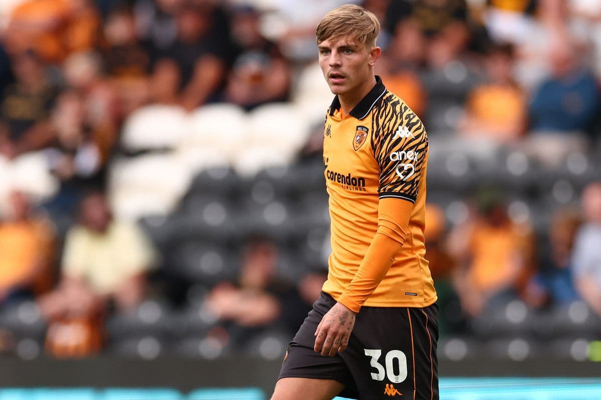 Brandon Williams trong màu áo Hull City, thể hiện sự quyết tâm sau những khó khăn trong sự nghiệp.