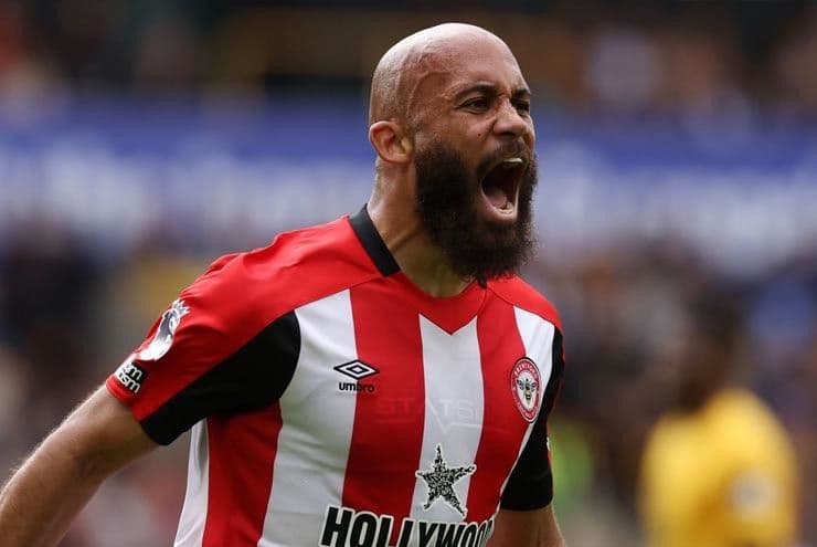 Bryan Mbeumo ăn mừng trong màu áo Brentford, chuẩn bị gia nhập Manchester United.