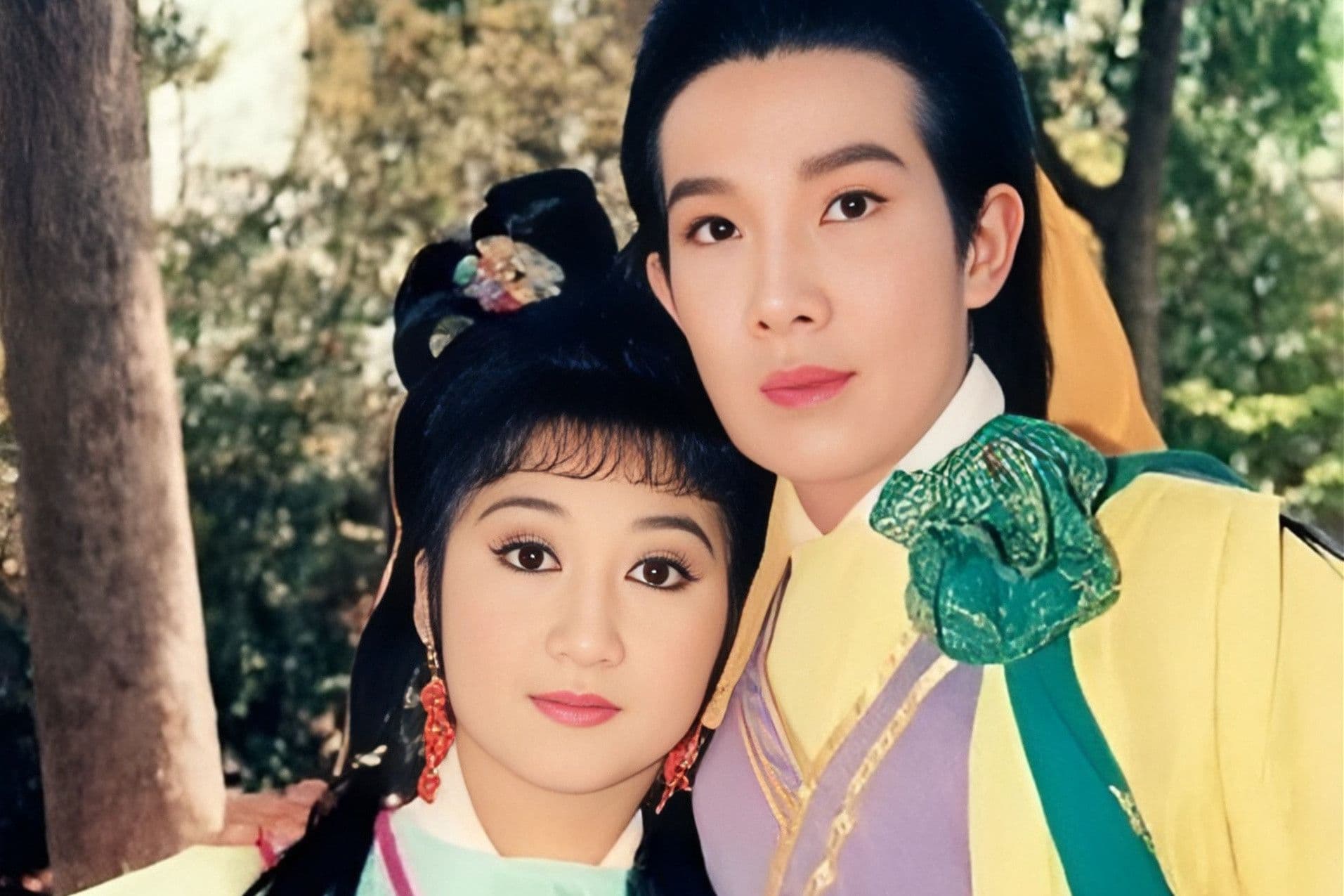 Cố nghệ sĩ Vũ Linh trong trang phục cải lương truyền thống, biểu tượng cho di sản nghệ thuật rực rỡ của ông.