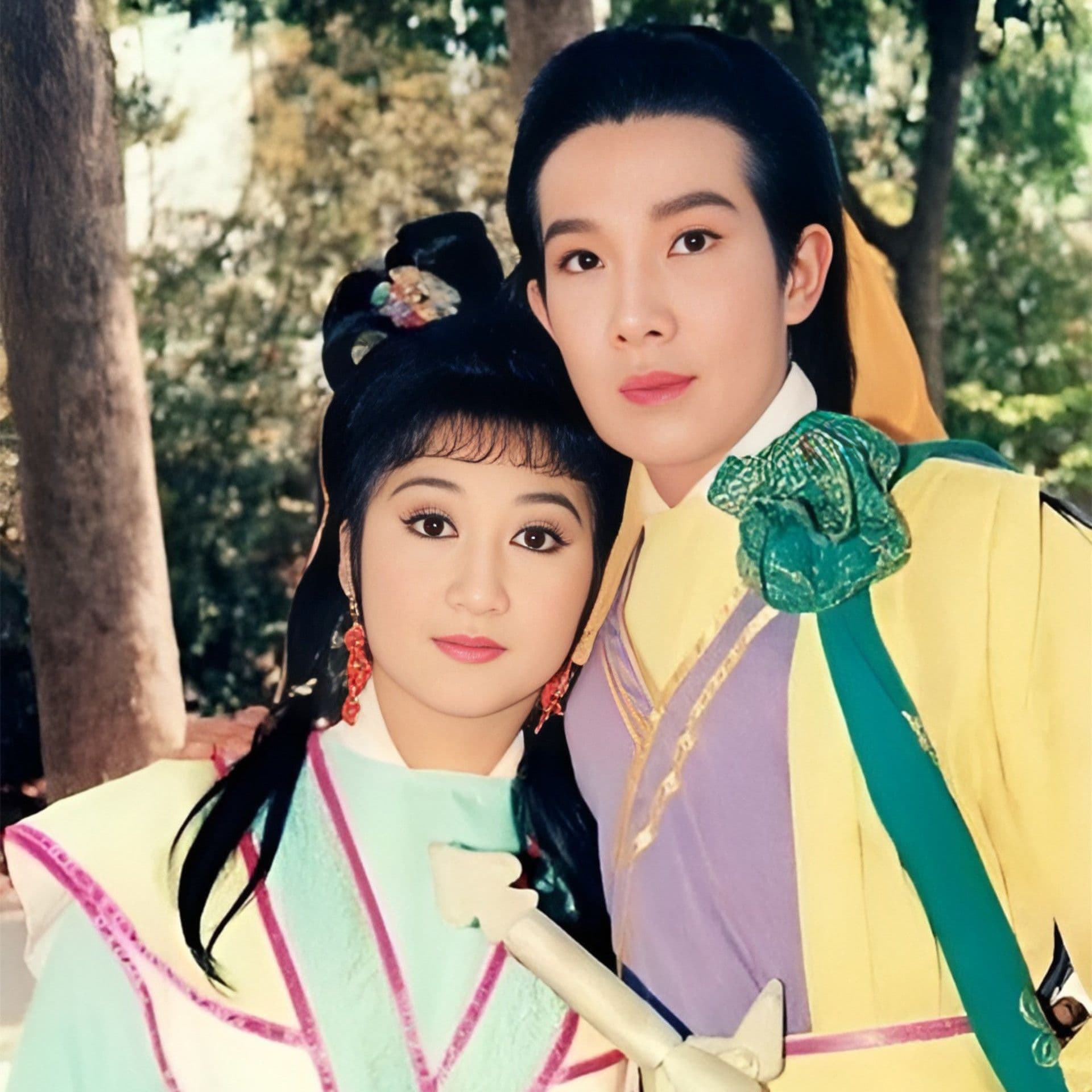 Cố nghệ sĩ Vũ Linh và Thanh Thanh Tâm trong trang phục cải lương truyền thống, tượng trưng cho ký ức và di sản nghệ thuật.