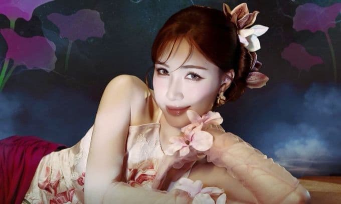 Ca sĩ Hòa Minzy, một trong những giọng ca thể hiện ca khúc "Người Việt mình thương nhau"