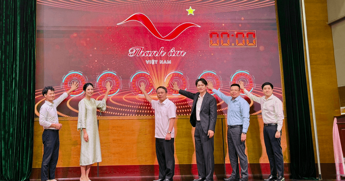 Các đại biểu thực hiện nghi thức ấn nút phát động chương trình Thanh âm Việt Nam - Giai điệu cuộc sống năm 2026.
