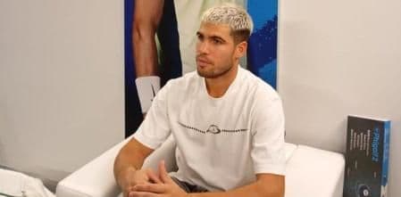 Carlos Alcaraz trong buổi phỏng vấn, chia sẻ về hành trình và sự phát triển của mình