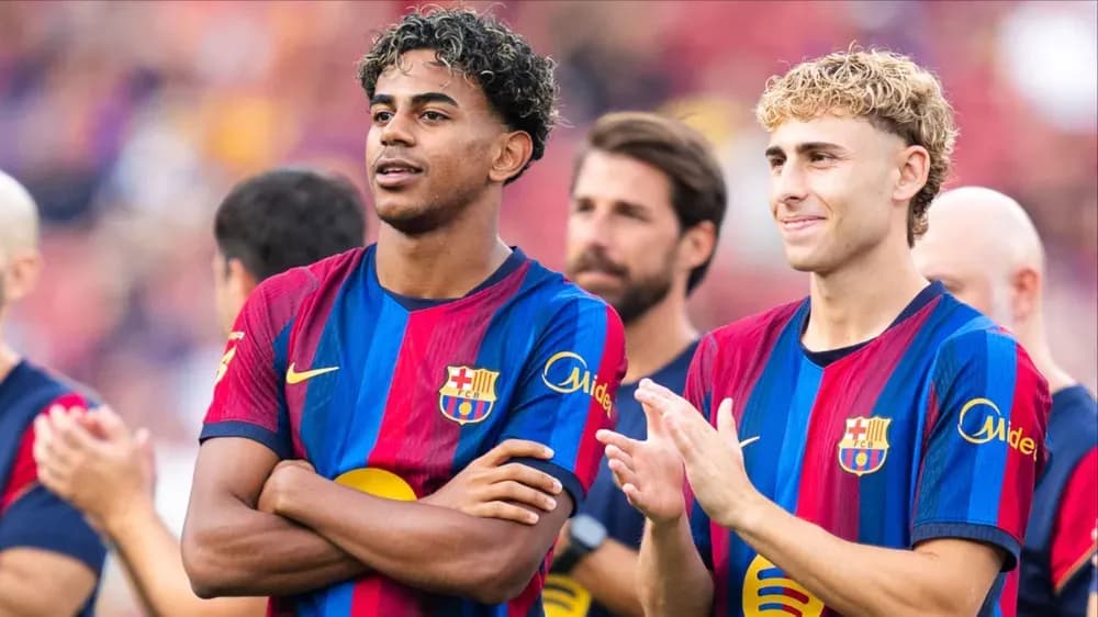 Các cầu thủ Barcelona tập trung trước trận đấu, đối thủ của Elche.
