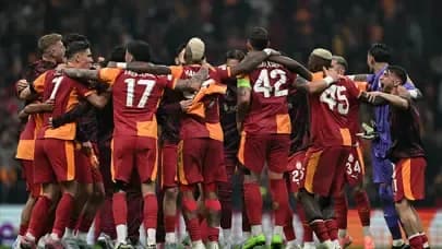 Các cầu thủ Galatasaray ăn mừng chiến thắng trong trận đấu Champions League với Bodo/Glimt.