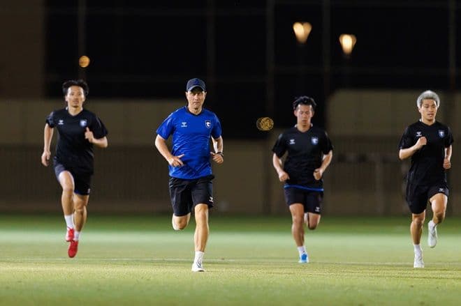 Các cầu thủ Gamba Osaka tập luyện, đối thủ của Al Nassr trong trận chung kết