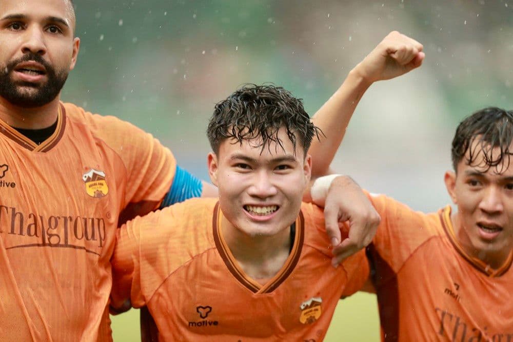 Các cầu thủ Hoàng Anh Gia Lai ăn mừng bàn thắng đầu tiên của mùa giải, phá vỡ chuỗi 'tịt ngòi'.