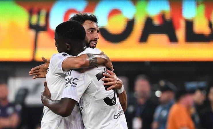 Các cầu thủ Manchester United ăn mừng bàn thắng, thể hiện hy vọng từ các tân binh.