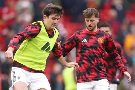 Các cầu thủ Manchester United tập luyện chuẩn bị cho trận đấu