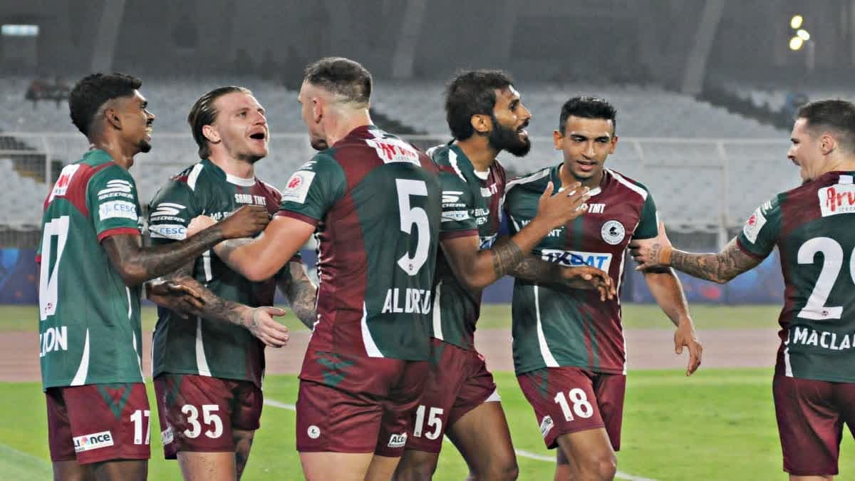 Các cầu thủ Mohun Bagan Super Giant trên sân cỏ, biểu tượng cho cuộc khủng hoảng an toàn và công bằng trong bóng đá châu Á.