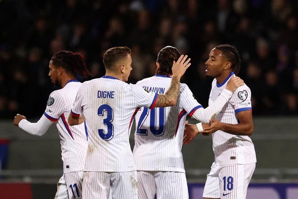 Các cầu thủ Pháp thể hiện sự thất vọng sau trận hòa 2-2 với Iceland, cho thấy vấn đề phụ thuộc vào Mbappe.