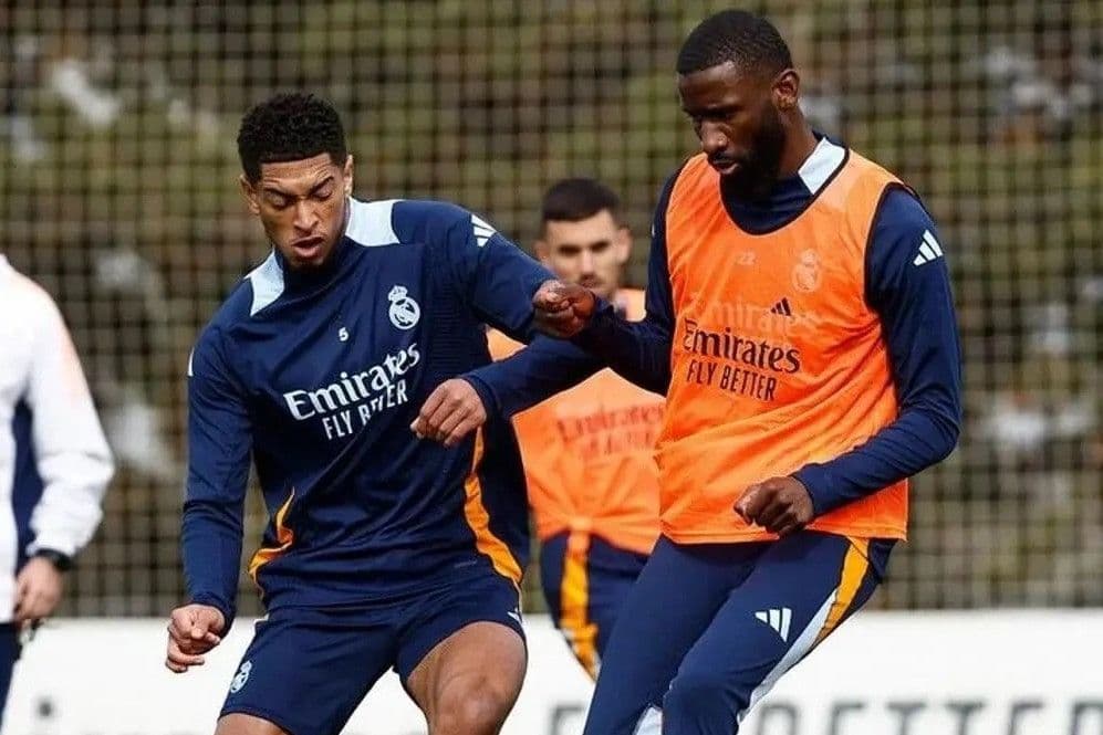 Các cầu thủ Real Madrid tập luyện trong bối cảnh đội hình thiếu vắng nhiều trụ cột.