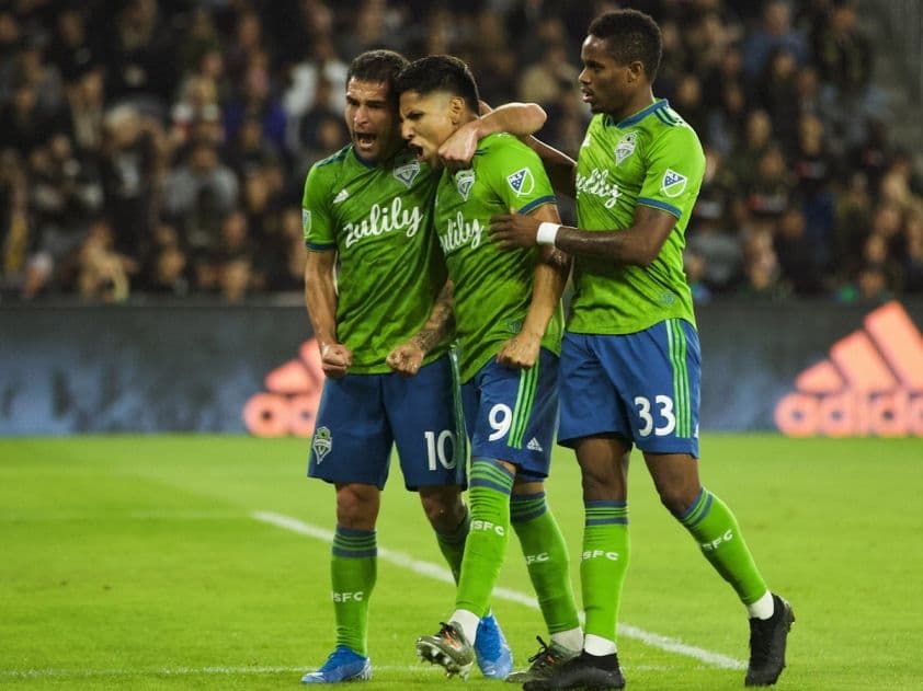 Các cầu thủ Seattle Sounders ăn mừng bàn thắng trong trận đấu Leagues Cup