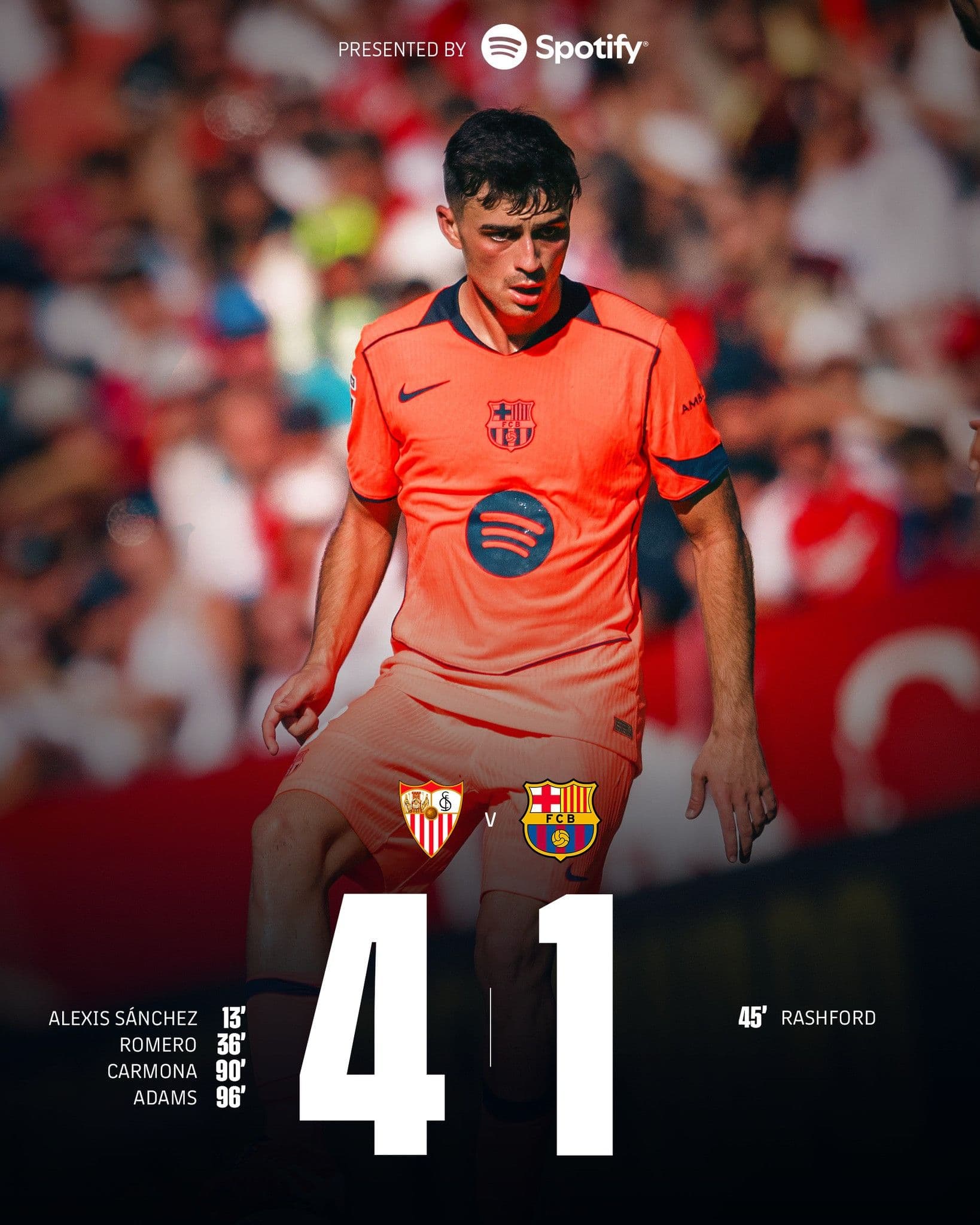 Các cầu thủ Sevilla ăn mừng bàn thắng cùng nhau.