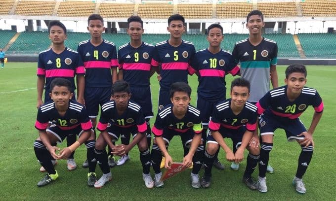 Các cầu thủ trẻ trong dự án Phát triển Bóng đá Quốc gia (NFDP) của Malaysia, chương trình đang đối mặt với nhiều câu hỏi về hiệu quả đào tạo.