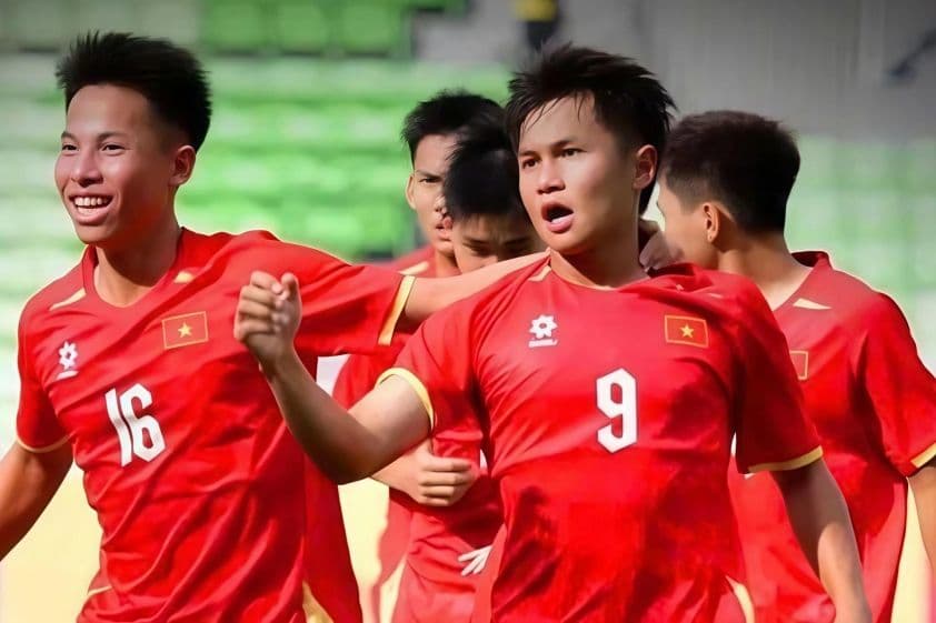 Các cầu thủ U20 Việt Nam thất vọng sau trận thua, đặt ra yêu cầu về tầm nhìn mới