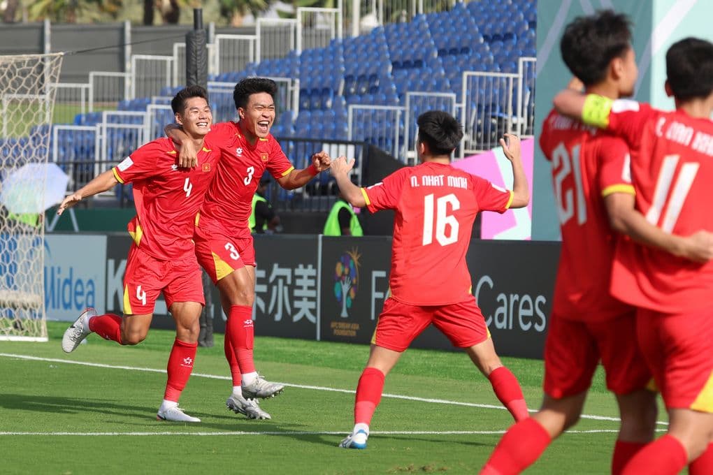 Các cầu thủ U23 Việt Nam ăn mừng bàn thắng, thể hiện tinh thần lạc quan sau kết quả bốc thăm ASIAD 2026.