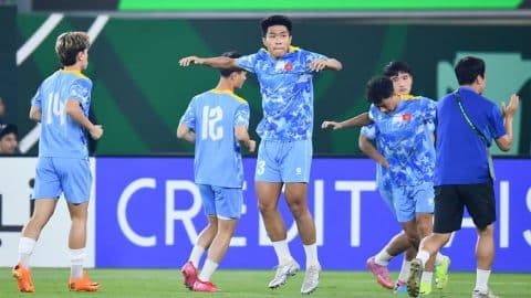 Các cầu thủ U23 Việt Nam tập luyện chuẩn bị cho trận đấu