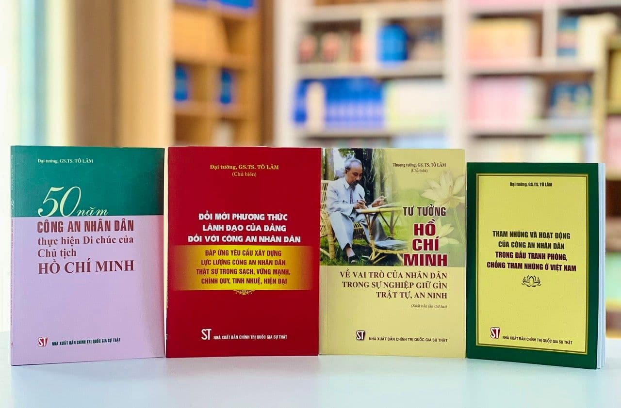 Các cuốn sách của Tổng Bí thư Tô Lâm về Công an Nhân dân và an ninh quốc gia.