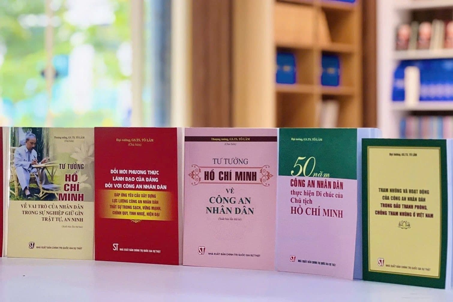 Các cuốn sách của Tổng Bí thư Tô Lâm về tư tưởng Hồ Chí Minh và xây dựng lực lượng Công an nhân dân.