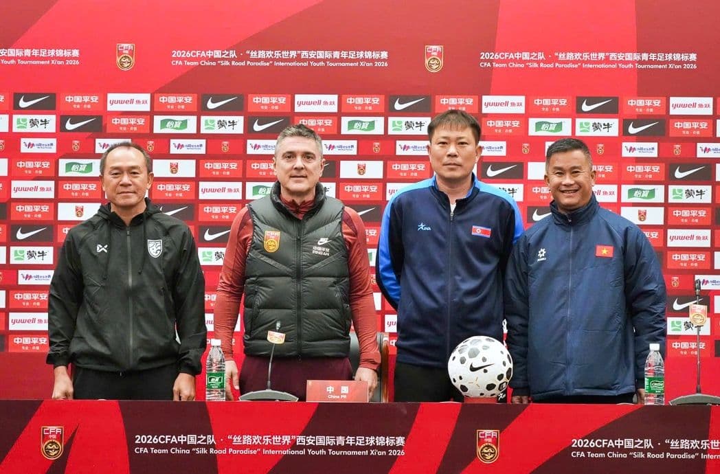 Các huấn luyện viên tham dự giải CFA Team China 2026 tại buổi họp báo, thảo luận về chiến lược và lối chơi mới cho U23 Việt Nam.